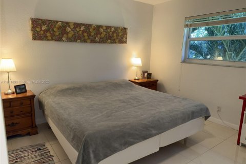 Condo in Lauderdale Lakes, Florida, 2 bedrooms  № 1968685 - photo 6