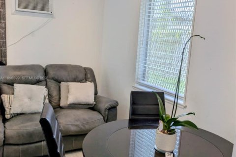 Купить виллу или дом в Холливуд, Флорида 3 спальни, 85.84м2, № 2058645 - фото 18