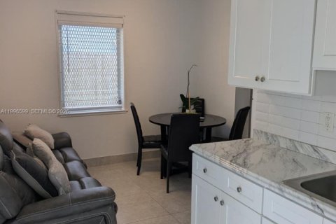 Купить виллу или дом в Холливуд, Флорида 3 спальни, 85.84м2, № 2058645 - фото 14