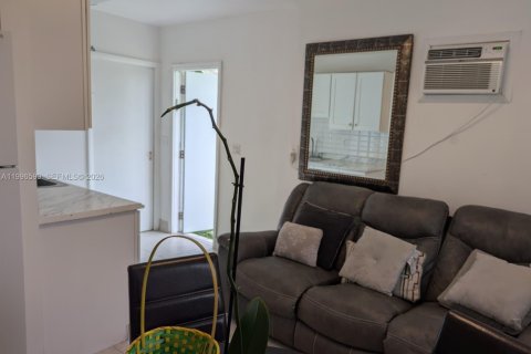 Купить виллу или дом в Холливуд, Флорида 3 спальни, 85.84м2, № 2058645 - фото 2