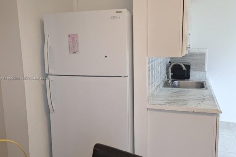 Купить виллу или дом в Холливуд, Флорида 3 спальни, 85.84м2, № 2058645 - фото 8