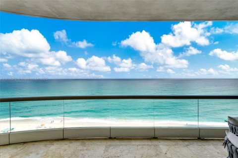 Condo in Sunny Isles Beach, Florida, 4 bedrooms  № 2035454 - photo 10