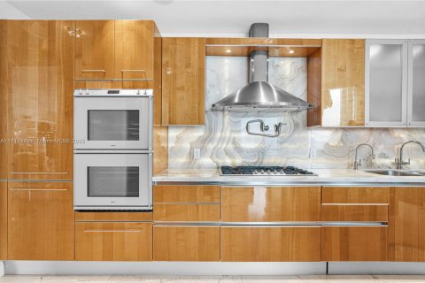 Condo in Sunny Isles Beach, Florida, 4 bedrooms  № 2035454 - photo 6