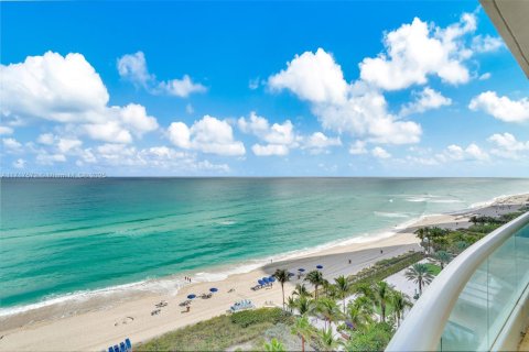 Condo in Sunny Isles Beach, Florida, 4 bedrooms  № 2035454 - photo 26