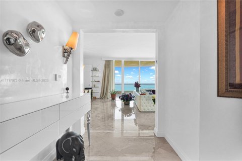 Condo in Sunny Isles Beach, Florida, 4 bedrooms  № 2035454 - photo 20