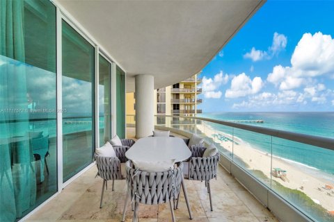Condo in Sunny Isles Beach, Florida, 4 bedrooms  № 2035454 - photo 2