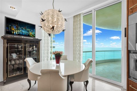 Condo in Sunny Isles Beach, Florida, 4 bedrooms  № 2035454 - photo 21