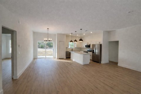House in Citrus Springs, Florida 3 bedrooms, 134.52 sq.m. № 2152379 - photo 4