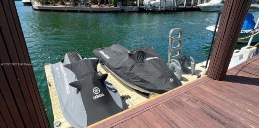 Condo à North Miami, Floride, 1 chambre № 1969055