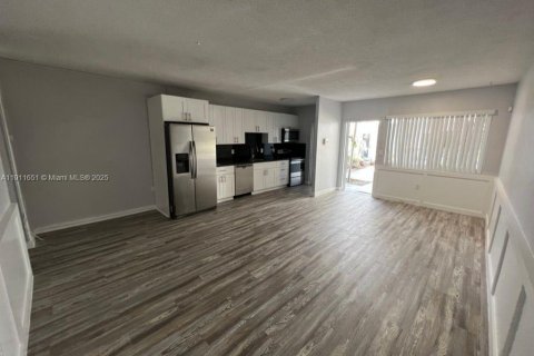 Copropriété à vendre à North Miami, Floride: 1 chambre, 65.96 m2 № 1969055 - photo 11