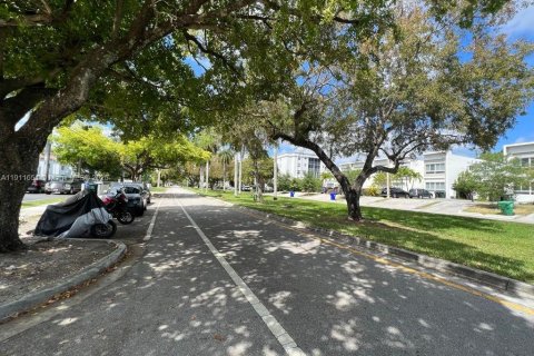 Copropriété à vendre à North Miami, Floride: 1 chambre, 65.96 m2 № 1969055 - photo 2