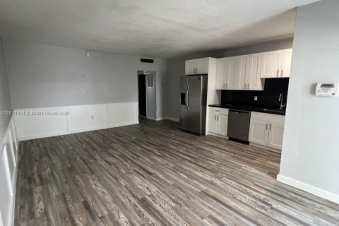 Copropriété à vendre à North Miami, Floride: 1 chambre, 65.96 m2 № 1969055 - photo 13