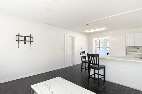 Villa ou maison à vendre à New Port Richey, Floride: 2 chambres, 99.22 m2 № 2143266 - photo 4
