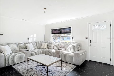 Villa ou maison à vendre à New Port Richey, Floride: 2 chambres, 99.22 m2 № 2143266 - photo 6