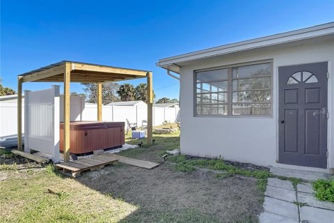 Villa ou maison à vendre à New Port Richey, Floride: 2 chambres, 99.22 m2 № 2143266 - photo 28