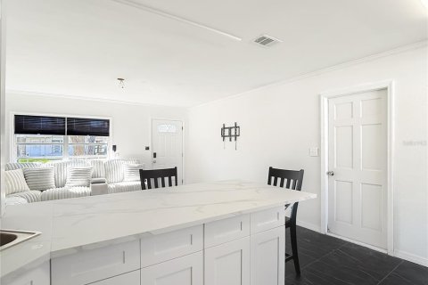 Villa ou maison à vendre à New Port Richey, Floride: 2 chambres, 99.22 m2 № 2143266 - photo 11