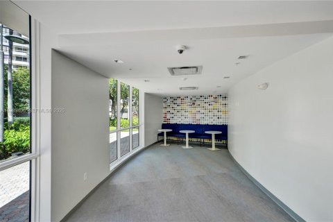 Condominio en venta en Hallandale Beach, Florida, 1 dormitorio, 88.26 m2 № 2052015 - foto 29