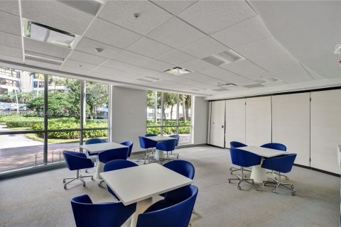 Condominio en venta en Hallandale Beach, Florida, 1 dormitorio, 88.26 m2 № 2052015 - foto 30