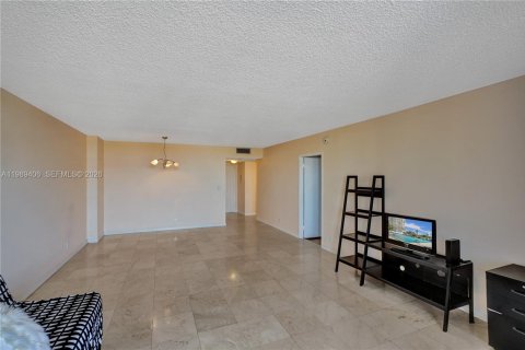 Condominio en venta en Hallandale Beach, Florida, 1 dormitorio, 88.26 m2 № 2052015 - foto 8
