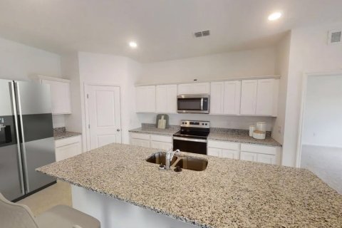 Adosado en venta en Saint Cloud, Florida, 4 dormitorios, 170 m2 № 102806 - foto 1