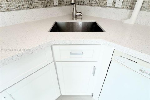 Casa en alquiler en North Lauderdale, Florida, 3 dormitorios, 88.91 m2 № 2051148 - foto 10