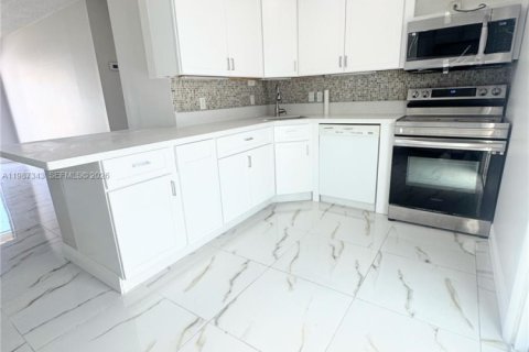 Casa en alquiler en North Lauderdale, Florida, 3 dormitorios, 88.91 m2 № 2051148 - foto 7