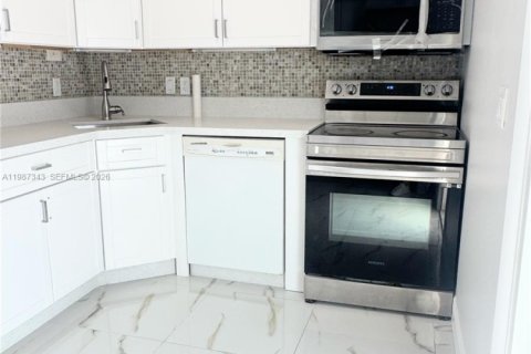 Casa en alquiler en North Lauderdale, Florida, 3 dormitorios, 88.91 m2 № 2051148 - foto 8