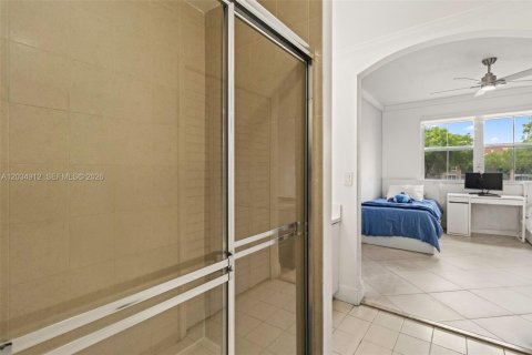 Купить кондоминиум в Дорал, Флорида 2 спальни, 103.59м2, № 2085828 - фото 18