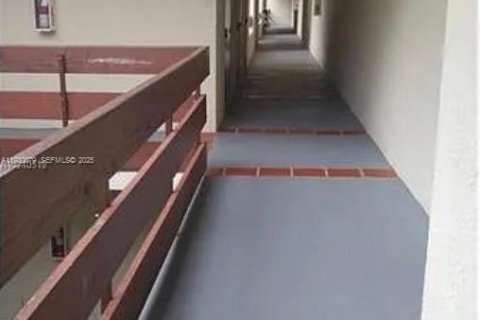 Copropriété à vendre à Miami, Floride: 2 chambres, 111.48 m2 № 1988910 - photo 3