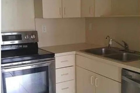 Copropriété à vendre à Miami, Floride: 2 chambres, 111.48 m2 № 1988910 - photo 2