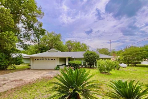 House in Waldo, Florida 3 bedrooms, 130.06 sq.m. № 2107928