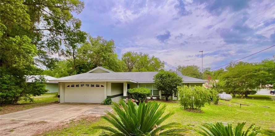 House in Waldo, Florida 3 bedrooms, 130.06 sq.m. № 2107928