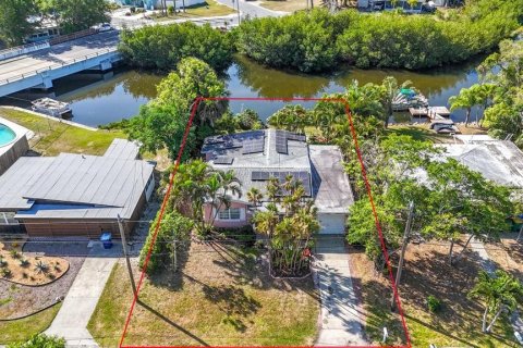 House in South Pasadena, Florida 3 bedrooms, 109.81 sq.m. № 2105104 - photo 21