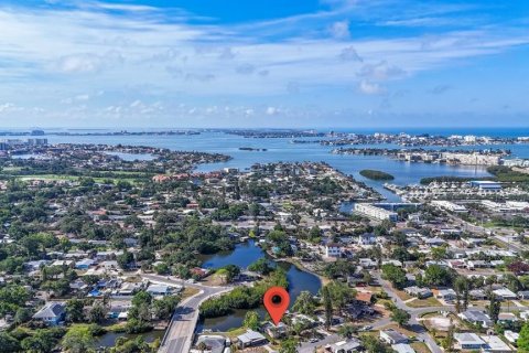 House in South Pasadena, Florida 3 bedrooms, 109.81 sq.m. № 2105104 - photo 23