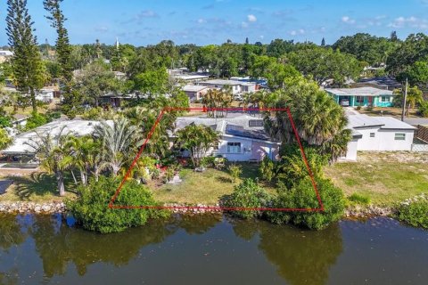 House in South Pasadena, Florida 3 bedrooms, 109.81 sq.m. № 2105104 - photo 28