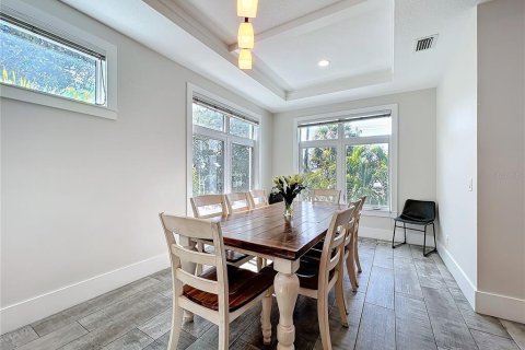 House in Sarasota, Florida 10 bedrooms, 655.15 sq.m. № 1778139 - photo 12