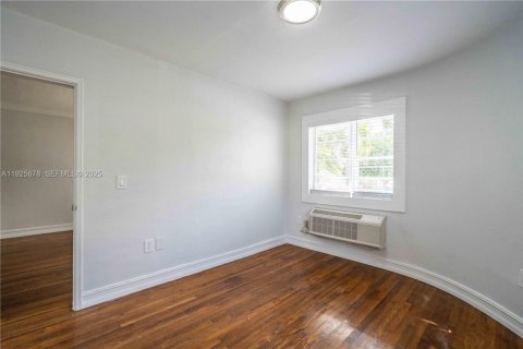 Снять в аренду квартиру в Майами-Бич, Флорида 2 спальни, 88.26м2, № 1984198 - фото 11