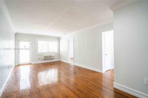 Снять в аренду квартиру в Майами-Бич, Флорида 2 спальни, 88.26м2, № 1984198 - фото 7