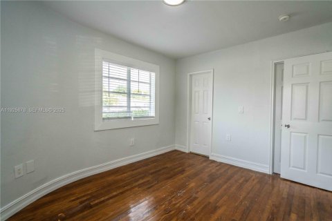 Снять в аренду квартиру в Майами-Бич, Флорида 2 спальни, 88.26м2, № 1984198 - фото 13