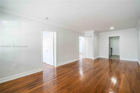 Снять в аренду квартиру в Майами-Бич, Флорида 2 спальни, 88.26м2, № 1984198 - фото 6