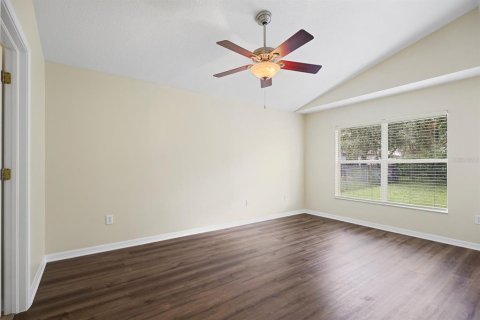 House in Fish Hawk, Florida 4 bedrooms, 156.26 sq.m. № 2258492 - photo 16
