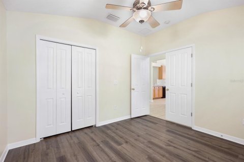 House in Fish Hawk, Florida 4 bedrooms, 156.26 sq.m. № 2258492 - photo 4