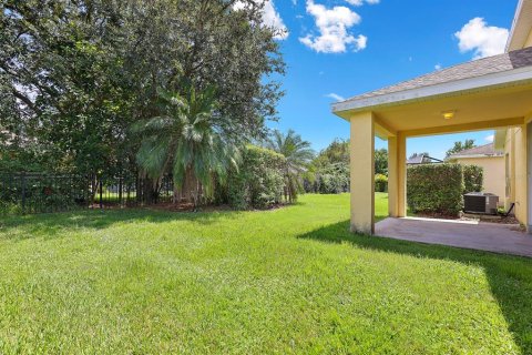 House in Fish Hawk, Florida 4 bedrooms, 156.26 sq.m. № 2258492 - photo 26