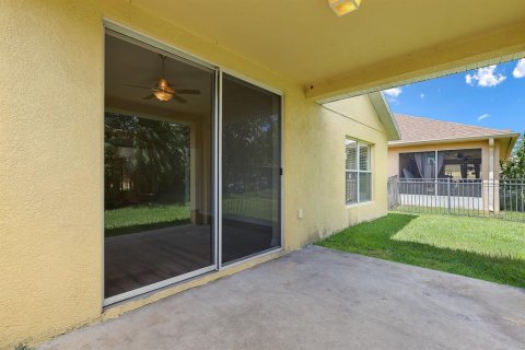 House in Fish Hawk, Florida 4 bedrooms, 156.26 sq.m. № 2258492 - photo 25