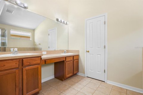 House in Fish Hawk, Florida 4 bedrooms, 156.26 sq.m. № 2258492 - photo 18