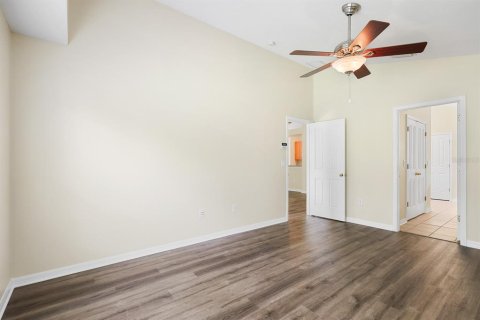 House in Fish Hawk, Florida 4 bedrooms, 156.26 sq.m. № 2258492 - photo 17