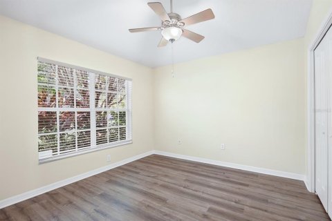 House in Fish Hawk, Florida 4 bedrooms, 156.26 sq.m. № 2258492 - photo 3
