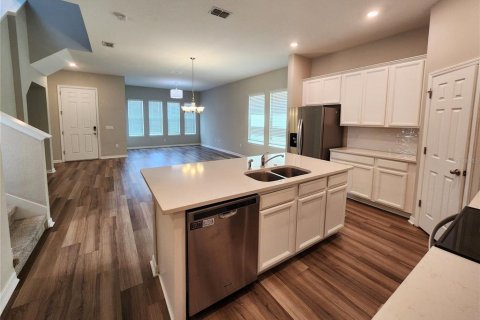 House in Winter Garden, Florida 4 bedrooms, 204.76 sq.m. № 2376755 - photo 3