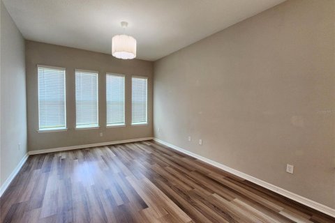House in Winter Garden, Florida 4 bedrooms, 204.76 sq.m. № 2376755 - photo 4
