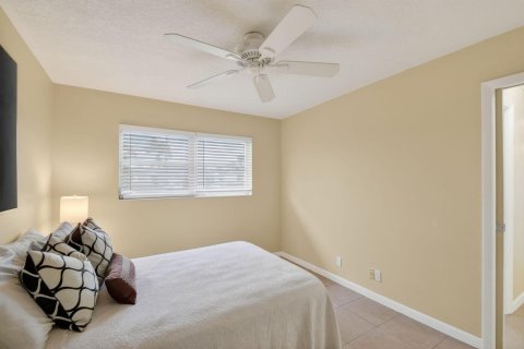 Condo in West Palm Beach, Florida, 2 bedrooms  № 2186586 - photo 14